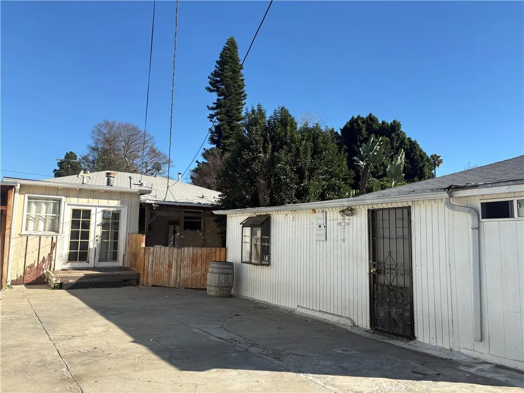 6331 Columbus Avenue, Van Nuys, California 91411 home-pic-15