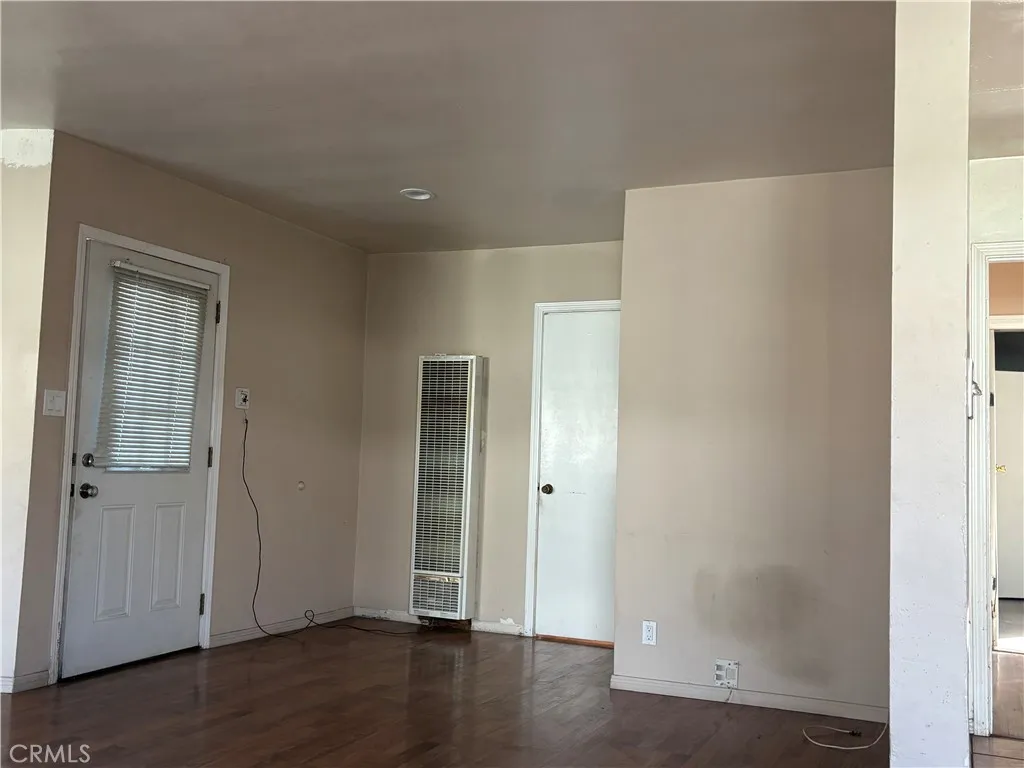 6331 Columbus Avenue, Van Nuys, California 91411 home-pic-8