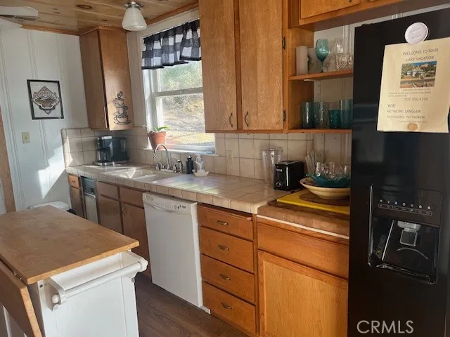12605 Lakeshore Drive, Clearlake, California 95422