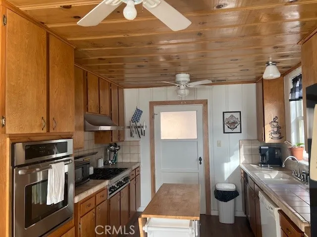 12605 Lakeshore Drive, Clearlake, California 95422