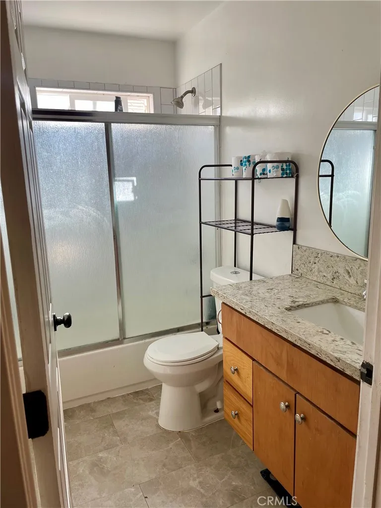 6558 S Van Ness, Los Angeles, California 90047 home-pic-7