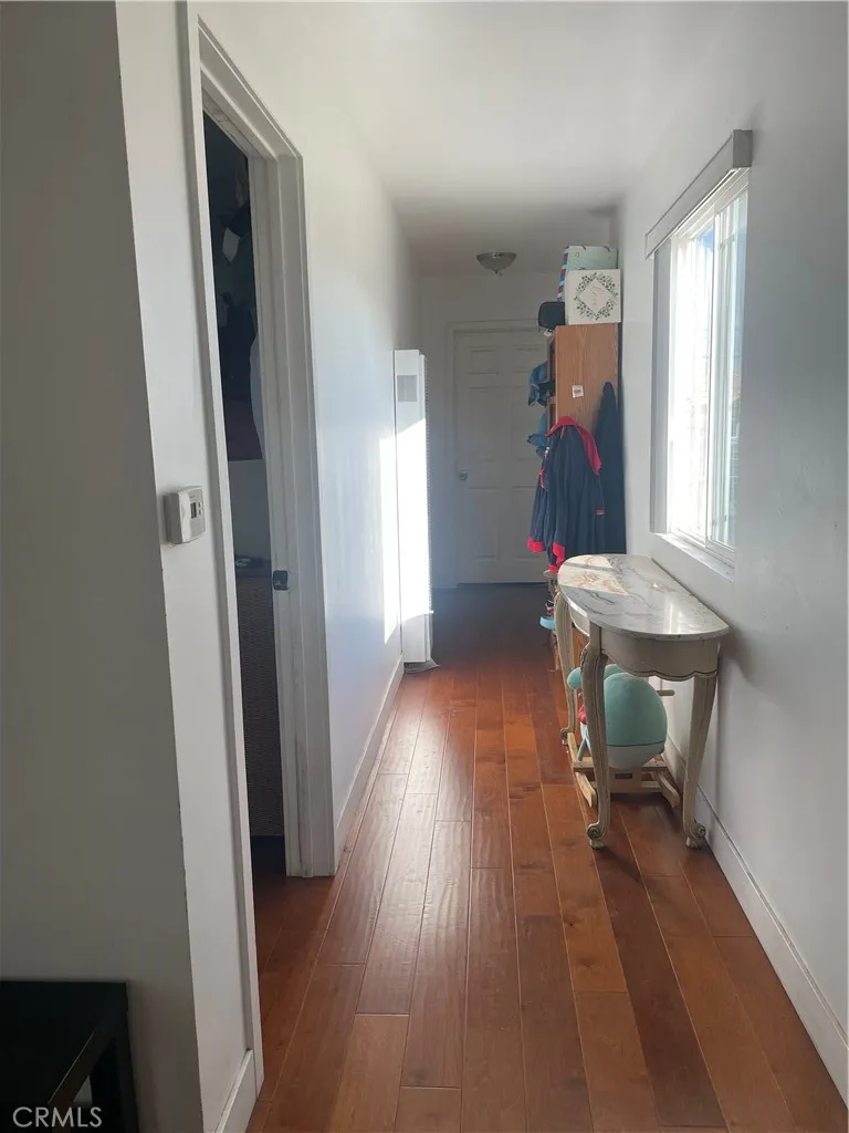 6558 S Van Ness, Los Angeles, California 90047 home-pic-9