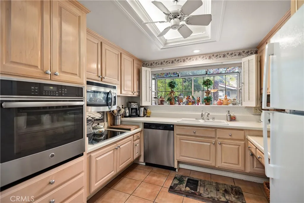 616 Avenida Sevilla D, Laguna Woods, California 92637 home-pic-12