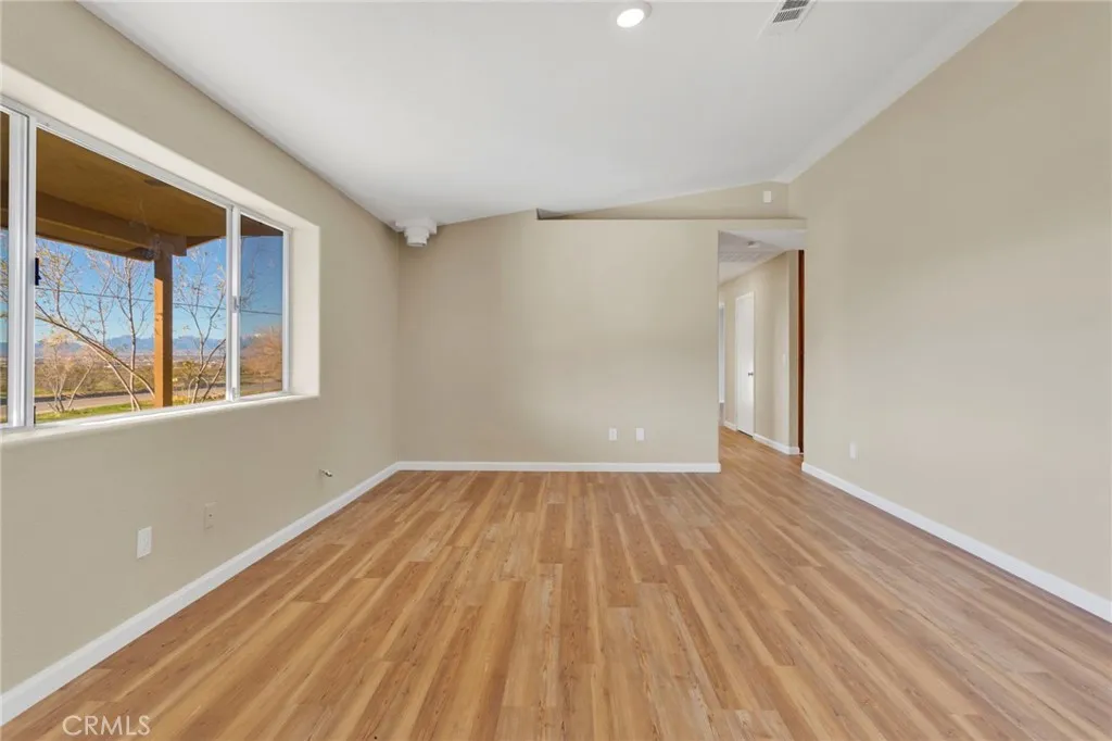 24726 Cahuilla, Apple Valley, California 92307 home-pic-9