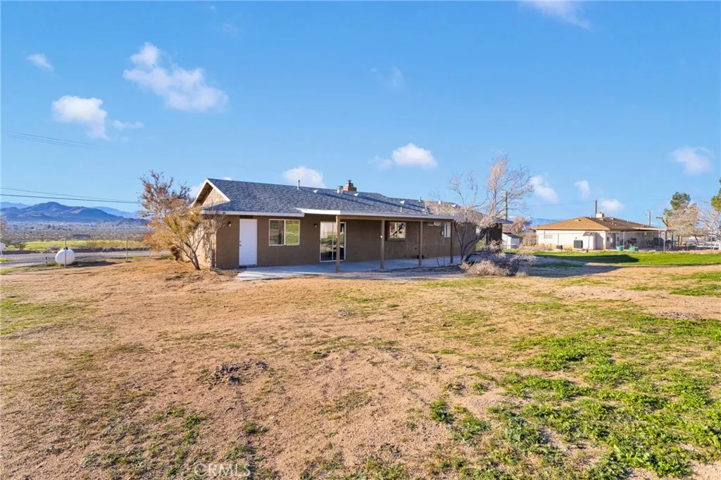 24726 Cahuilla, Apple Valley, California 92307 home-pic-6