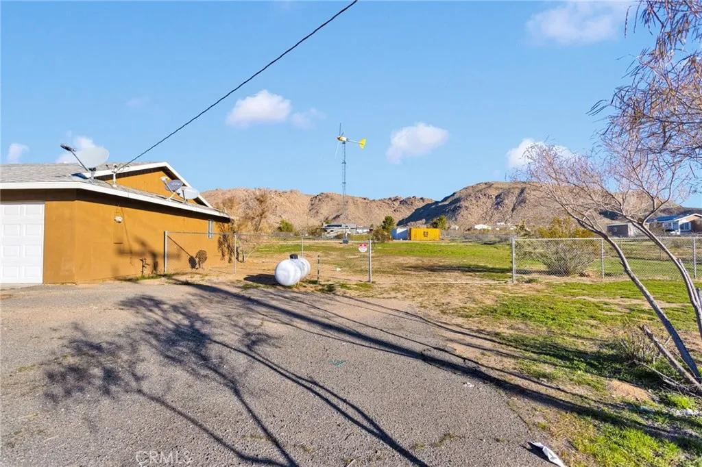 24726 Cahuilla, Apple Valley, California 92307 home-pic-4