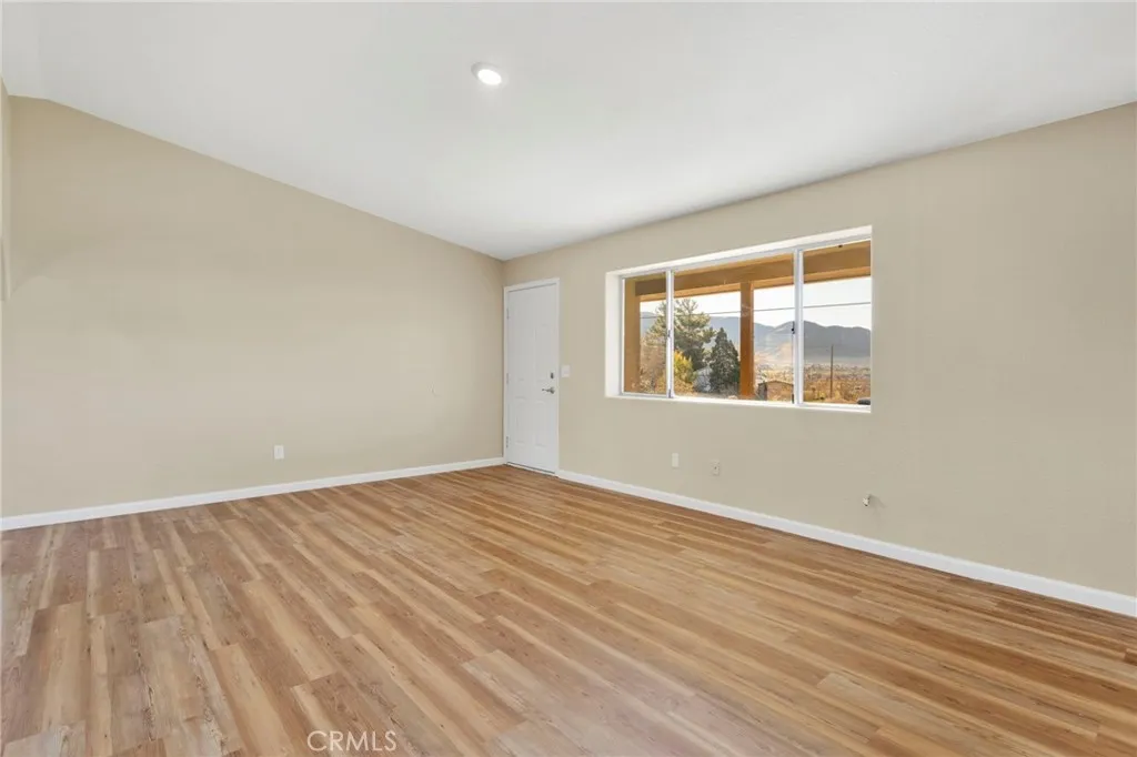 24726 Cahuilla, Apple Valley, California 92307 home-pic-11