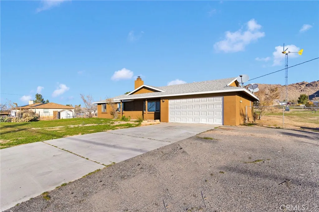 24726 Cahuilla, Apple Valley, California 92307 home-pic-3
