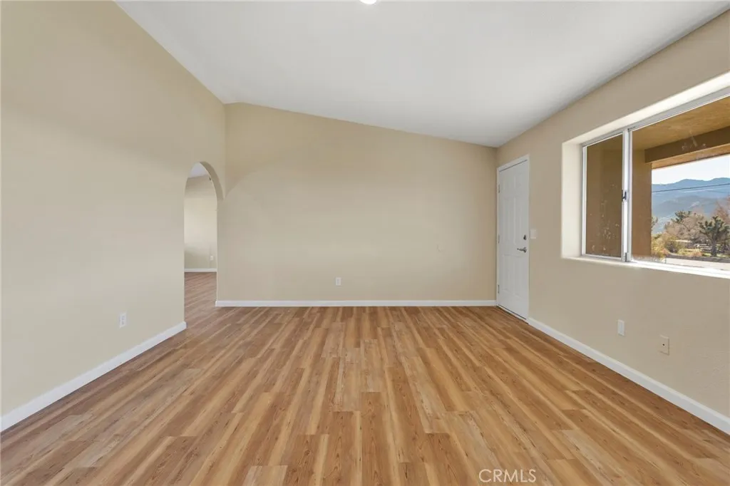24726 Cahuilla, Apple Valley, California 92307 home-pic-10
