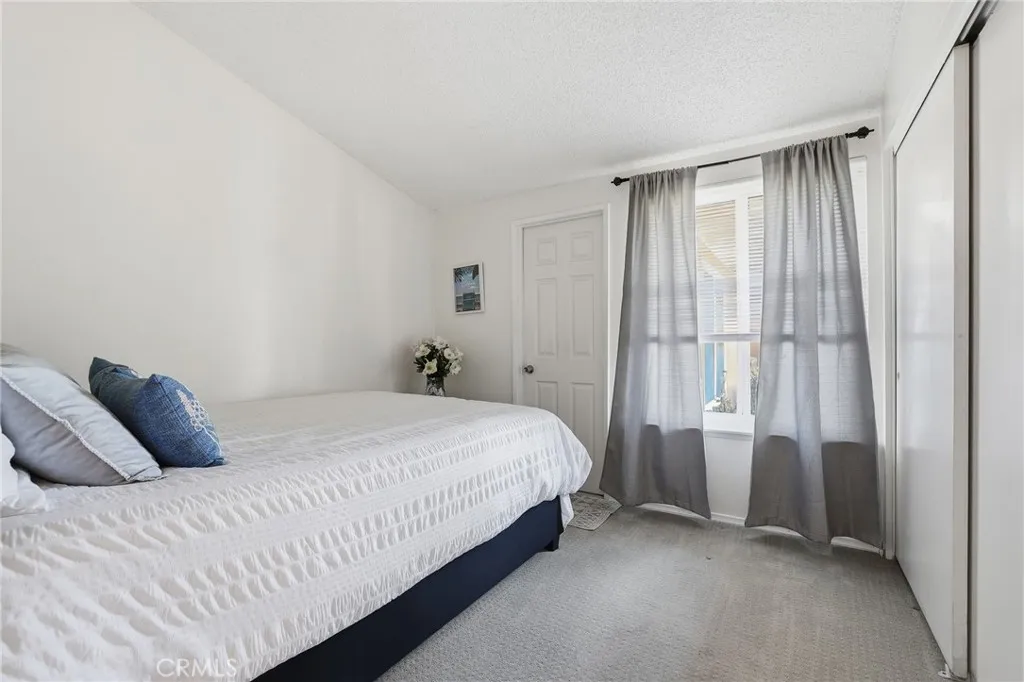 18927 Claycrest, Canyon Country, California 91351 home-pic-19