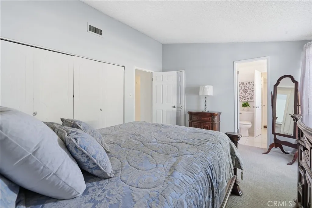 18927 Claycrest, Canyon Country, California 91351 home-pic-23