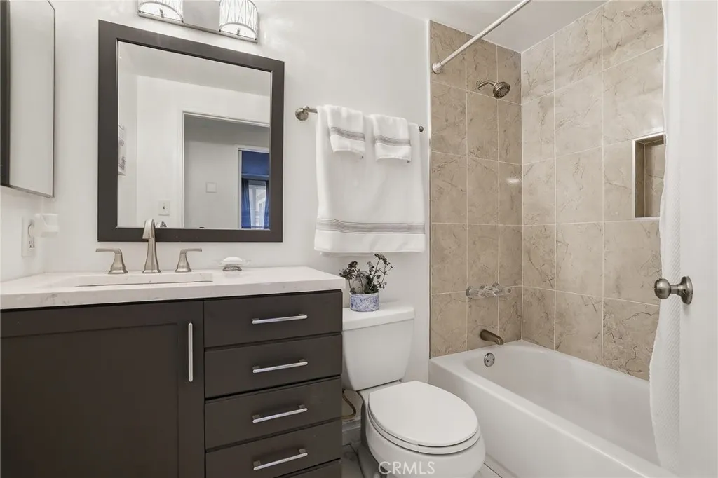18927 Claycrest, Canyon Country, California 91351 home-pic-22