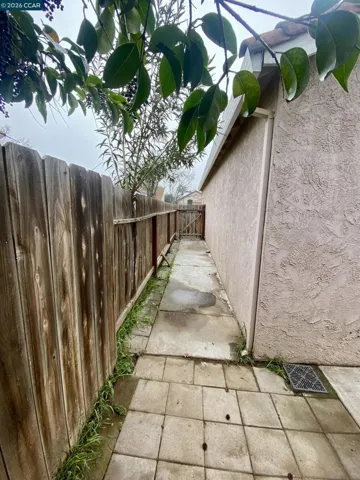 1729 Alum Rock Ct, Modesto, California 95358