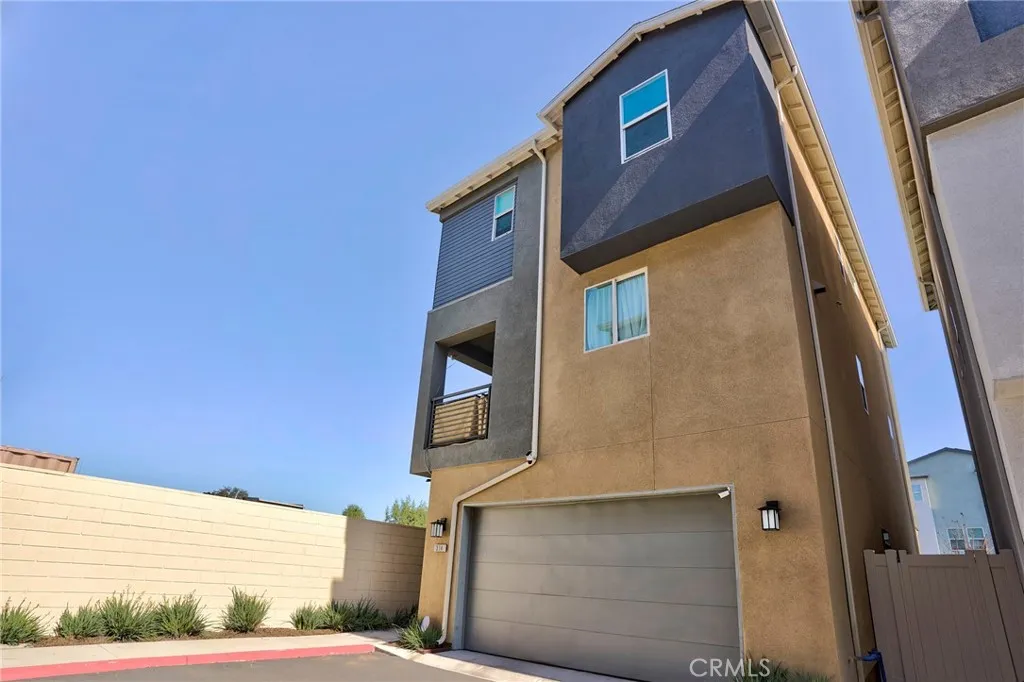 314 N Standard, Santa Ana, California 92701 home-pic-1