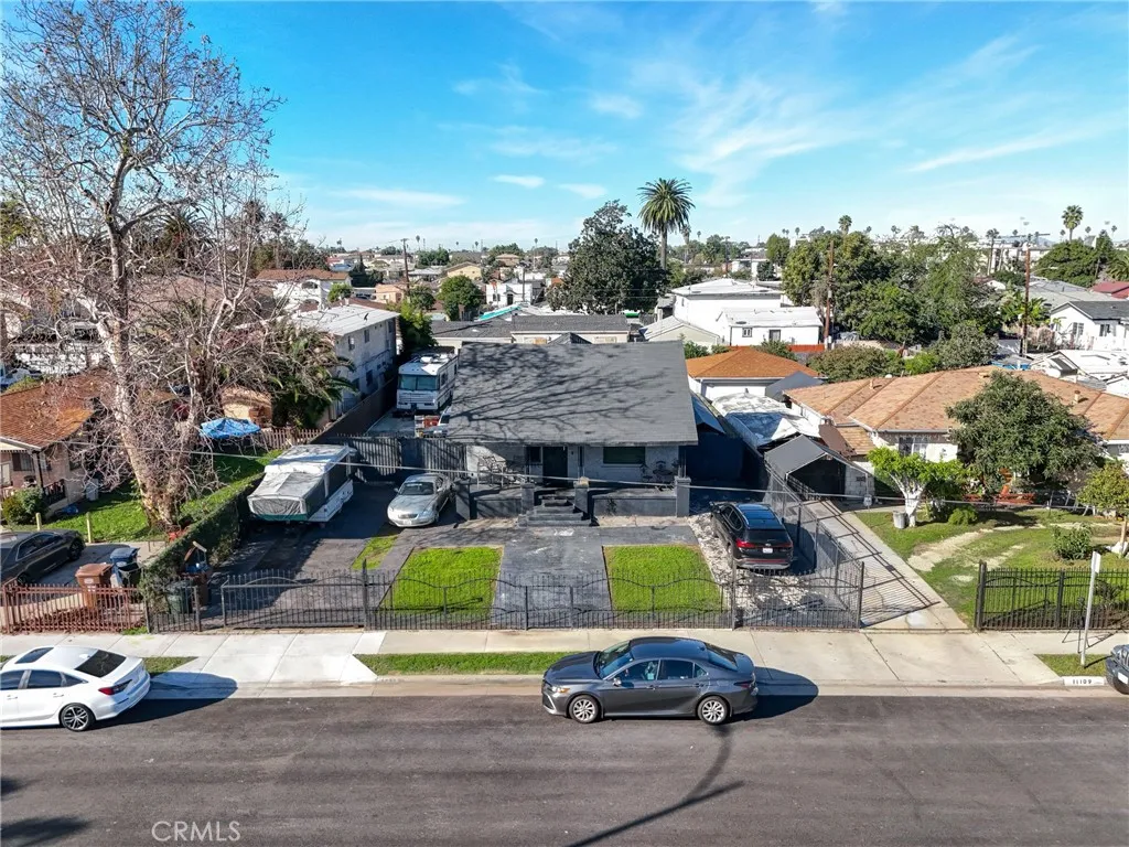 11113 Berendo Avenue, Los Angeles, California 90044 home-pic-18