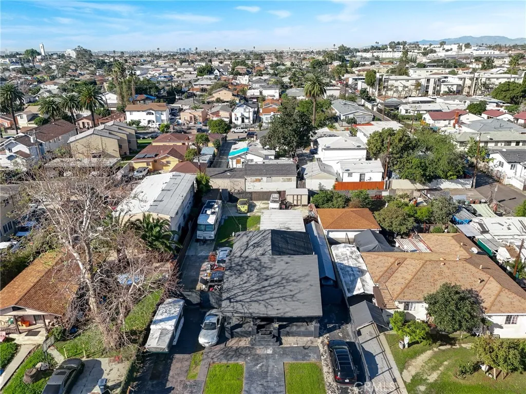 11113 Berendo Avenue, Los Angeles, California 90044 home-pic-19