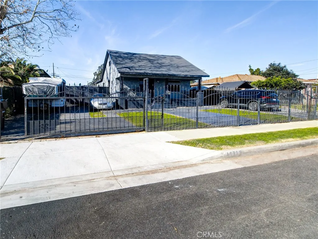 11113 Berendo Avenue, Los Angeles, California 90044 home-pic-4