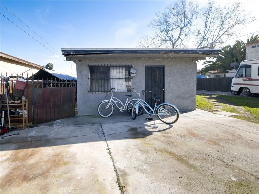 11113 Berendo Avenue, Los Angeles, California 90044 home-pic-16