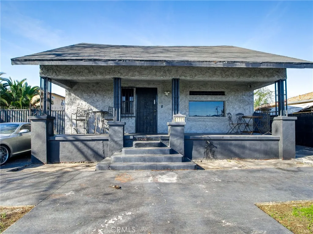 11113 Berendo Avenue, Los Angeles, California 90044 home-pic-2