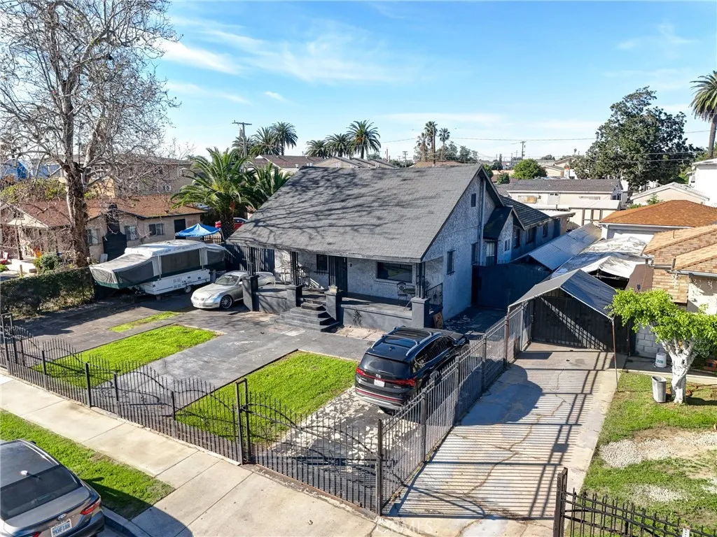 11113 Berendo Avenue, Los Angeles, California 90044 home-pic-5