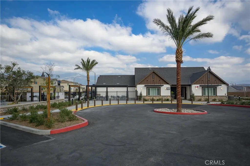 2439 Gunner Ridge Way, Rialto, California 92377 home-pic-13