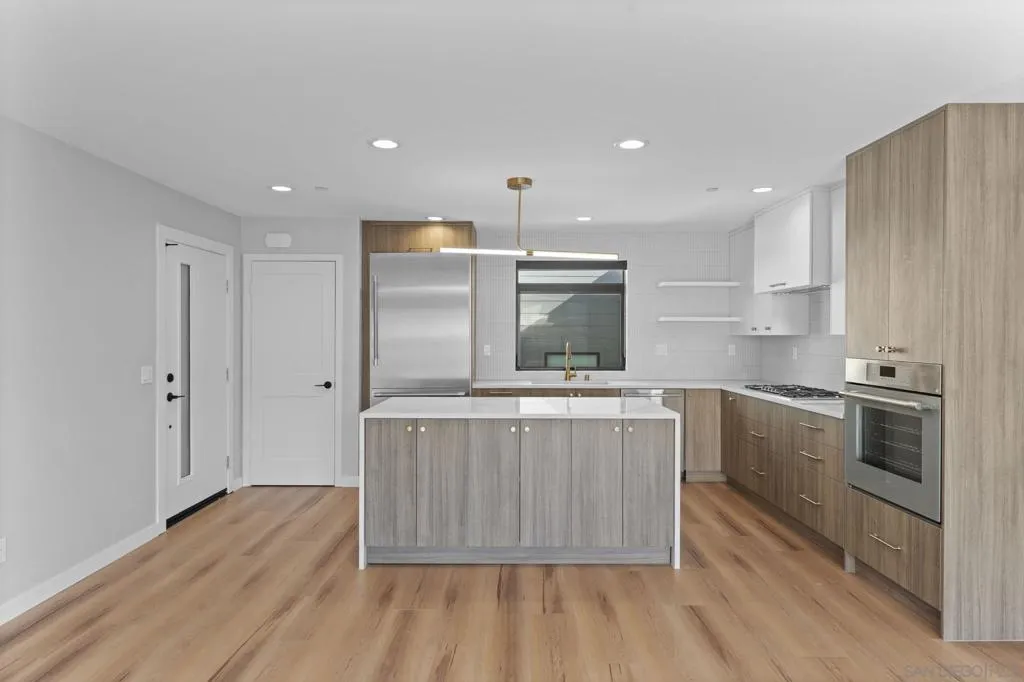 809 Seacoast Drive, Imperial Beach, California 91932 home-pic-7