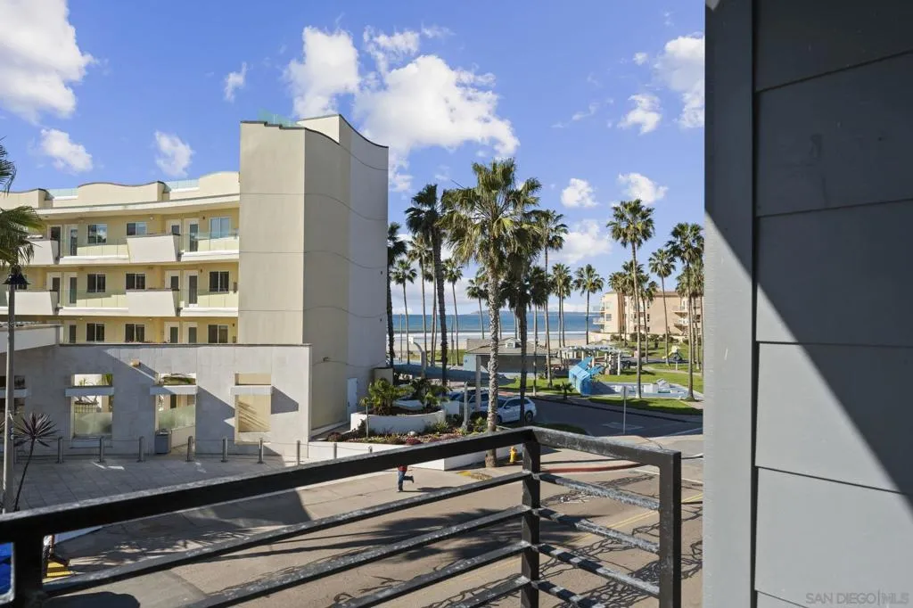 809 Seacoast Drive, Imperial Beach, California 91932 home-pic-21
