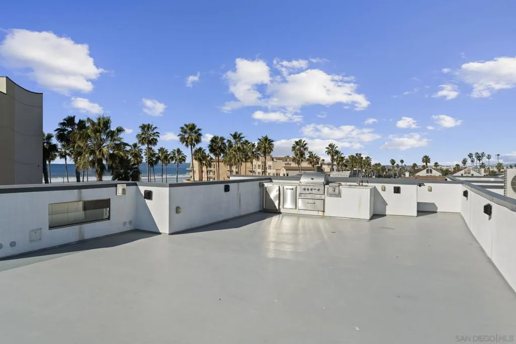 809 Seacoast Drive, Imperial Beach, California 91932 home-pic-3