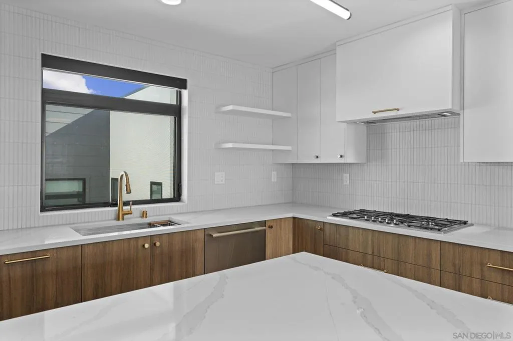 809 Seacoast Drive, Imperial Beach, California 91932 home-pic-8