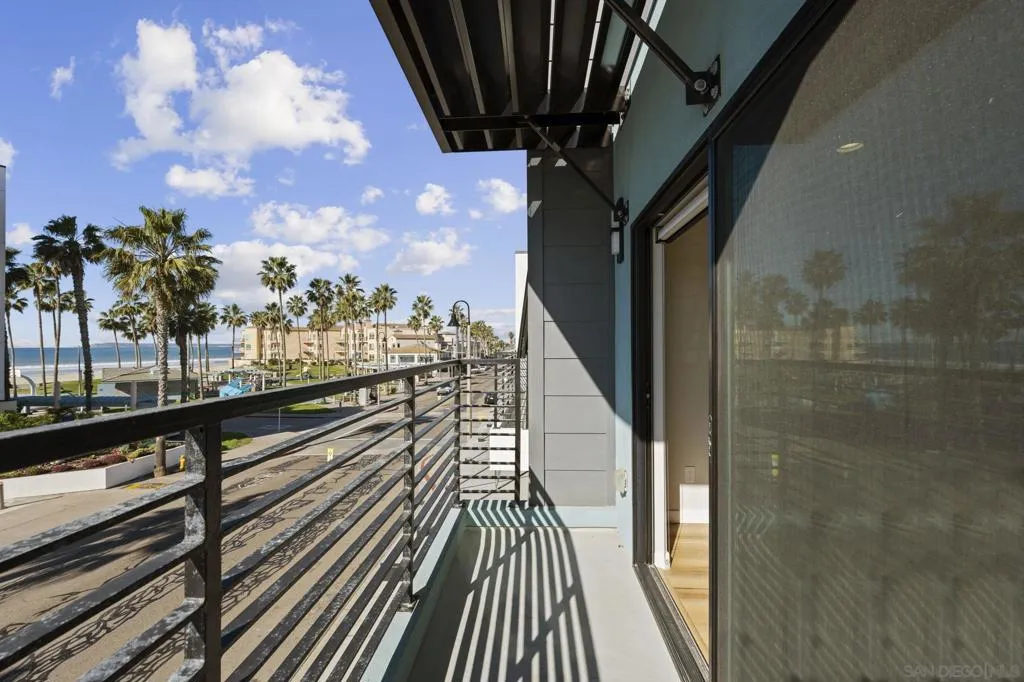 809 Seacoast Drive, Imperial Beach, California 91932 home-pic-11