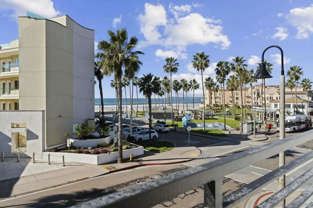 809 Seacoast Drive, Imperial Beach, California 91932 home-pic-2