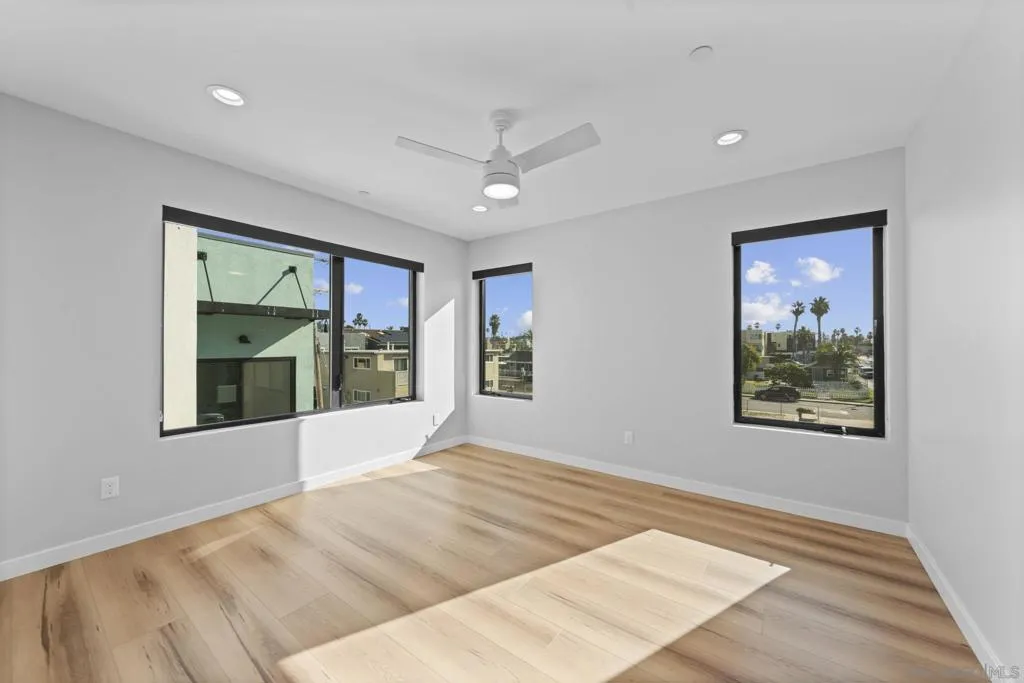 809 Seacoast Drive, Imperial Beach, California 91932 home-pic-12