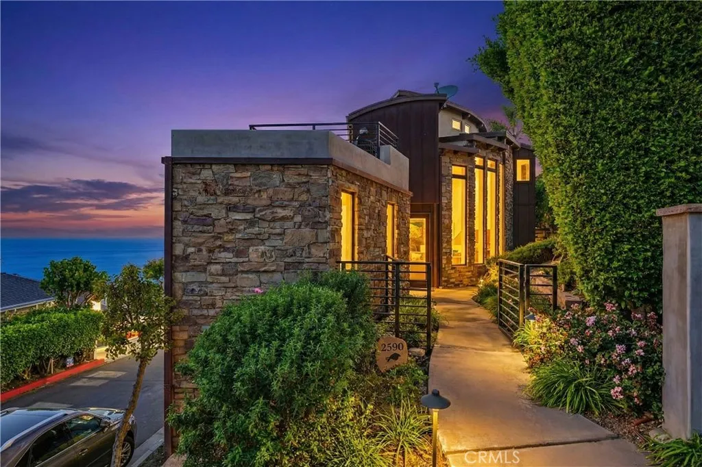 2590 Iris, Laguna Beach, California 92651 home-pic-11
