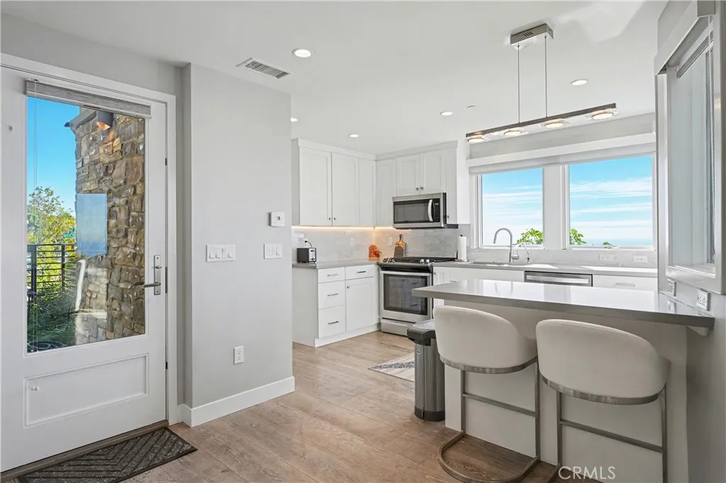2590 Iris, Laguna Beach, California 92651 home-pic-37