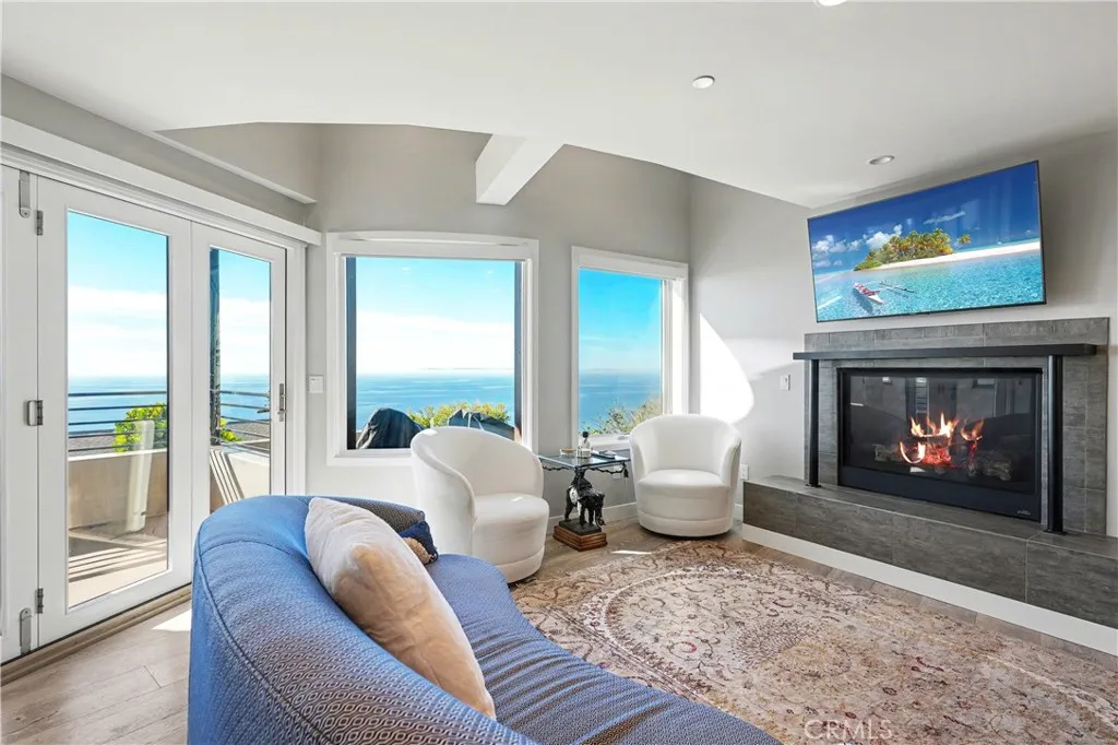 2590 Iris, Laguna Beach, California 92651 home-pic-19