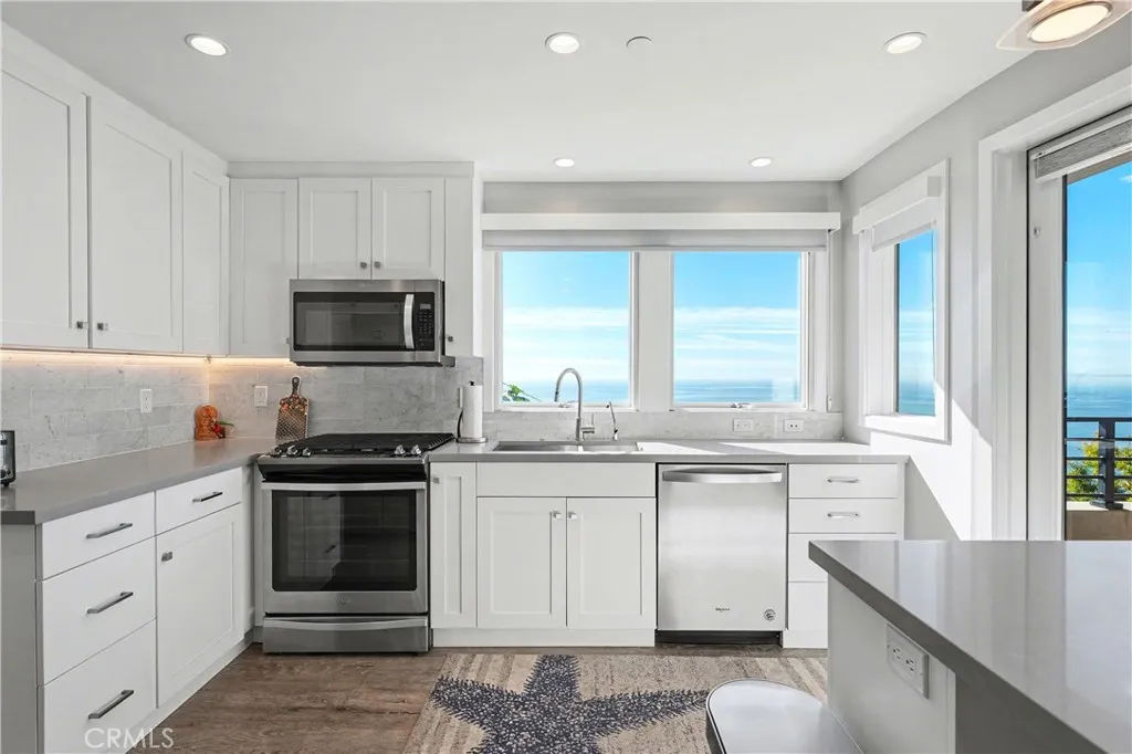 2590 Iris, Laguna Beach, California 92651 home-pic-33