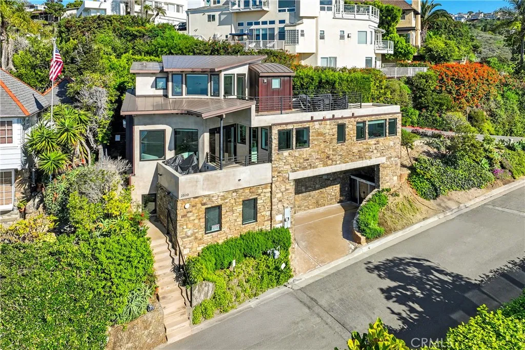 2590 Iris, Laguna Beach, California 92651 home-pic-3