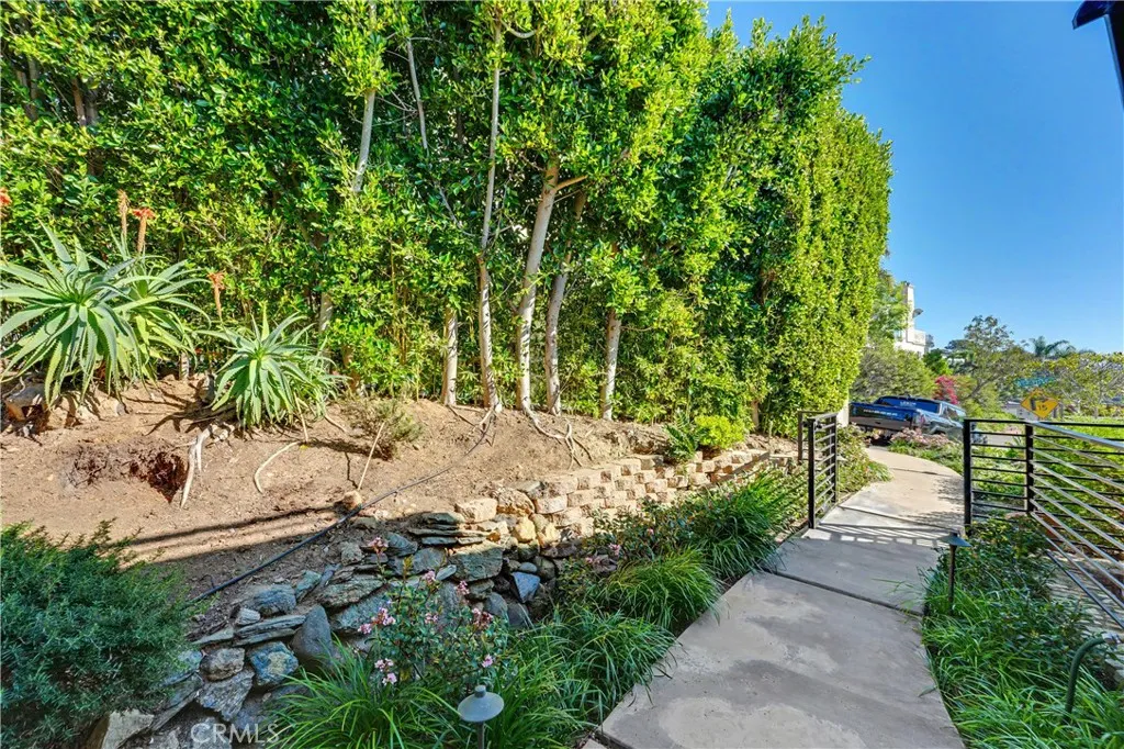 2590 Iris, Laguna Beach, California 92651 home-pic-14