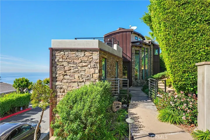 2590 Iris, Laguna Beach, California 92651