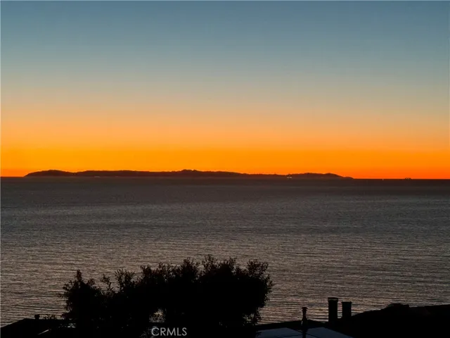 2590 Iris, Laguna Beach, California 92651
