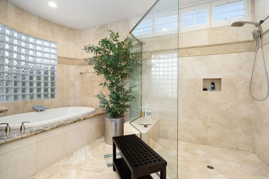 75140 Inverness Drive, Indian Wells, California 92210 home-pic-26
