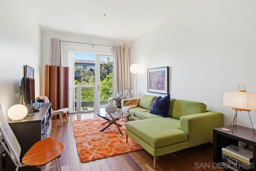 889 Date St 304, San Diego, California 92101 home-pic-1