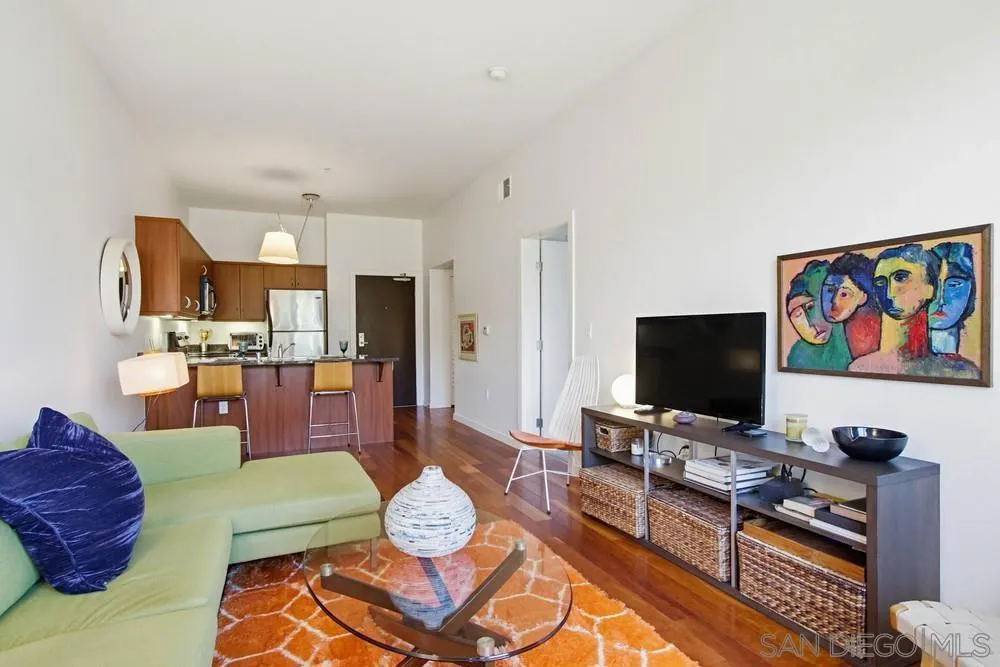 889 Date St 304, San Diego, California 92101 home-pic-6