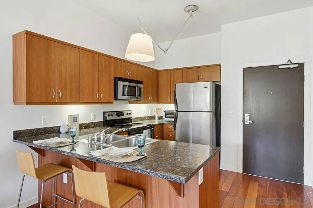889 Date St 304, San Diego, California 92101 home-pic-7