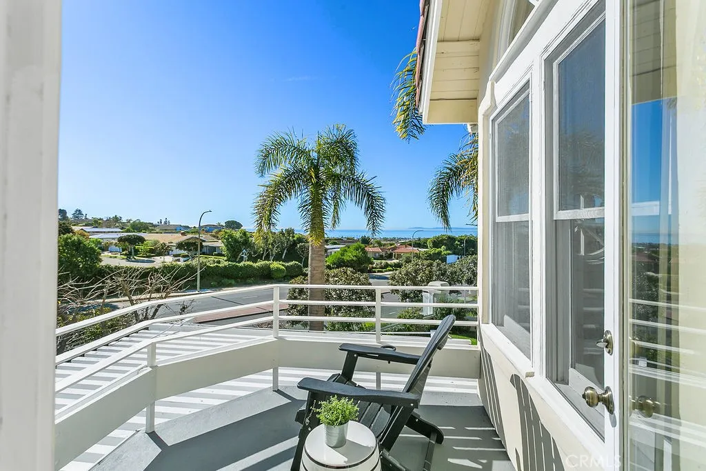 Enjoy your morning coffee and soak in the sun with a view of Catalina