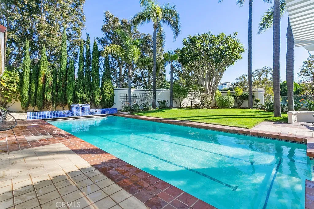 Giant pool.  Do you swim laps?