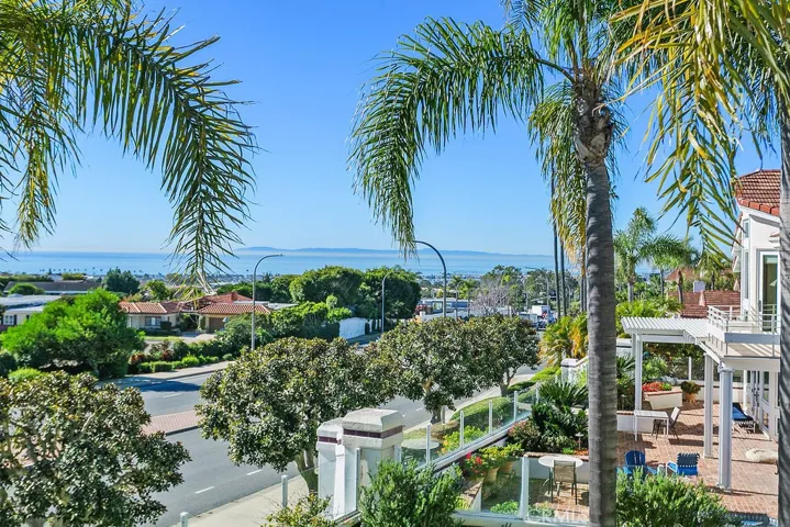 Catalina view from your primary bedroom, even with some morning fog!