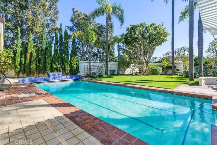 Giant pool.  Do you swim laps?