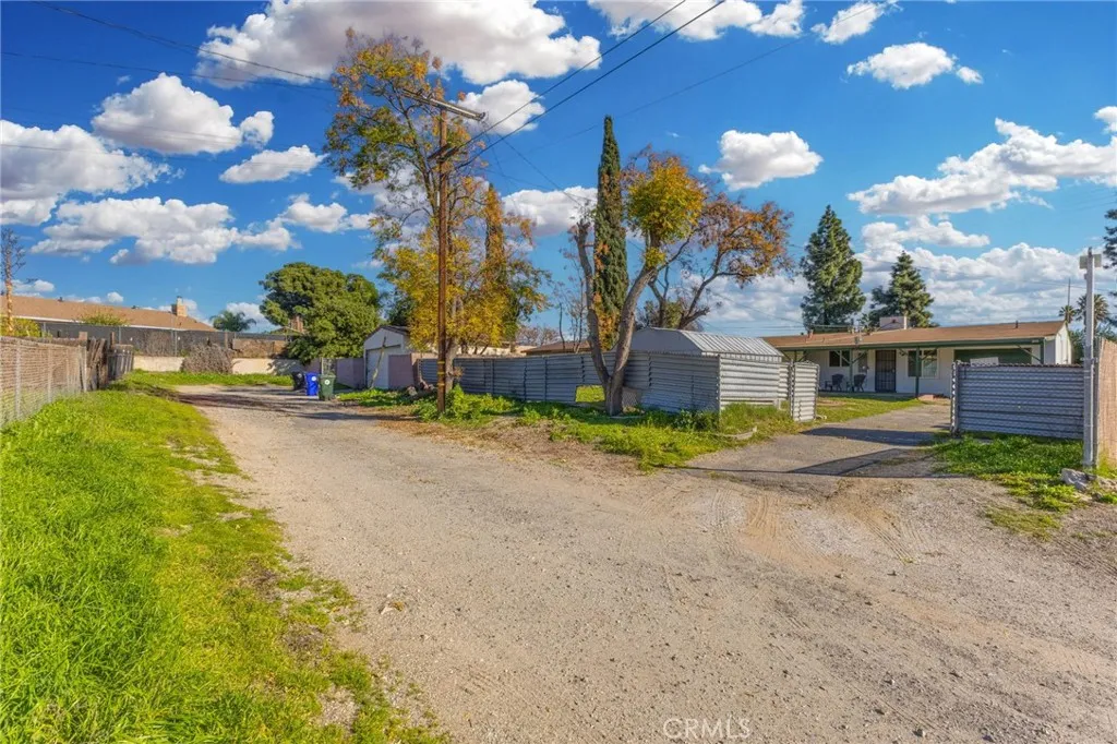 9416 Cedar, Bloomington, California 92316 home-pic-31
