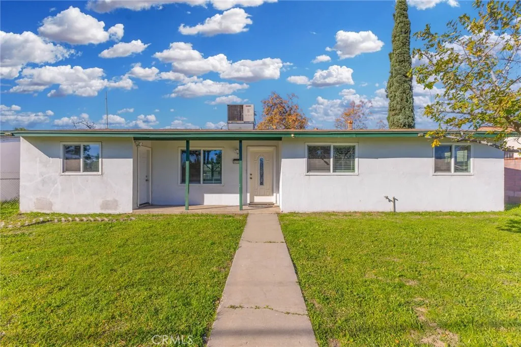 9416 Cedar, Bloomington, California 92316 home-pic-1
